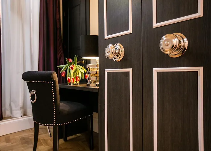 منيرفا ريلايس