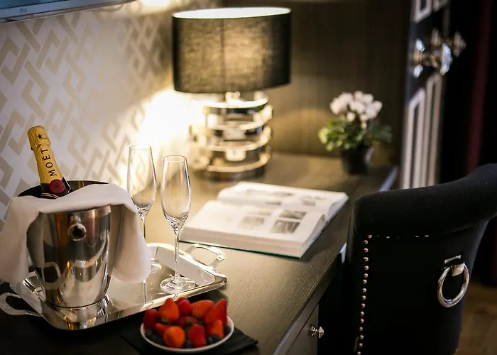 منيرفا ريلايس