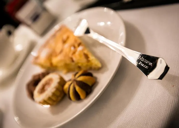 Couette-café Minerva Relais 4*